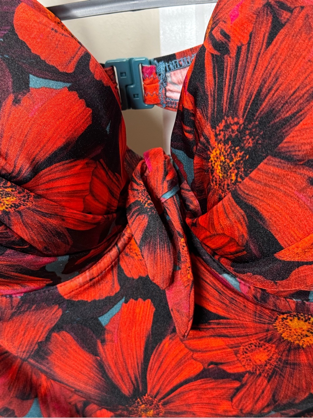 38G Pour Moi Red Floral One-Piece Swimsuit 38G - Picture 9 of 14